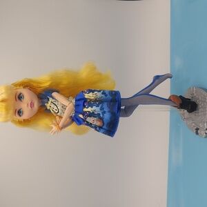 EAH Blondy Locks Original Doll Ever After High